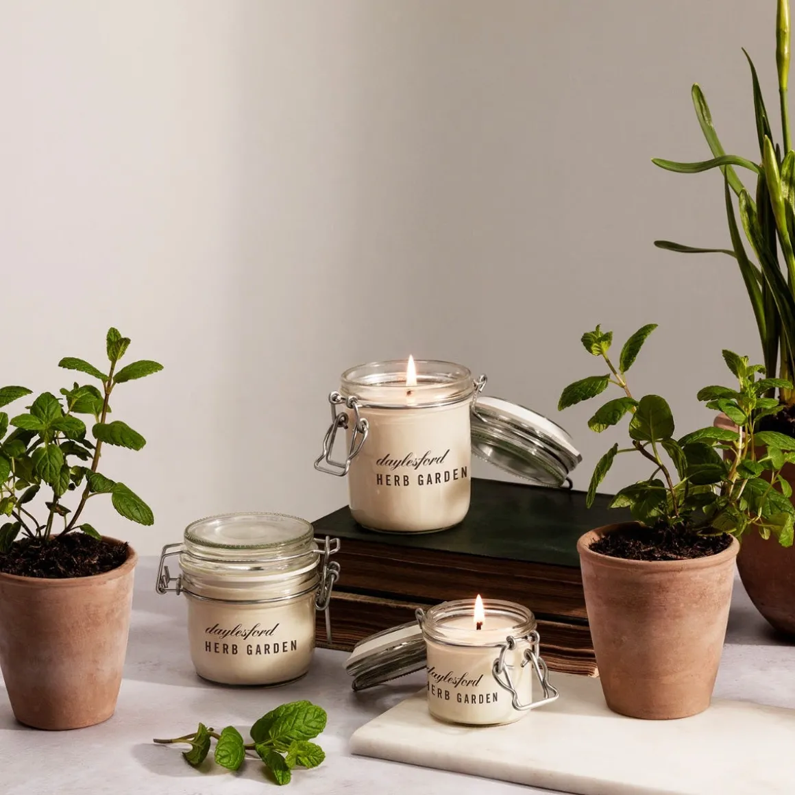 Daylesford Organic Candles>Botanical Herb Garden Candle