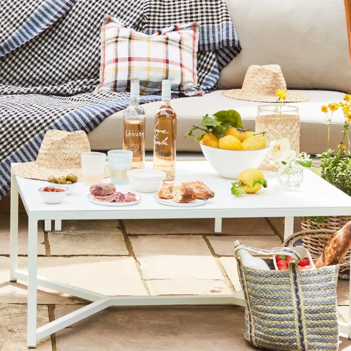Daylesford Organic Garden Furniture>Kingham Coffee Table, White